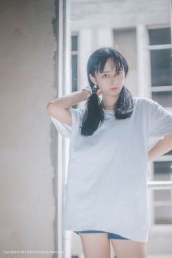 一件一件的剥掉她的衣服